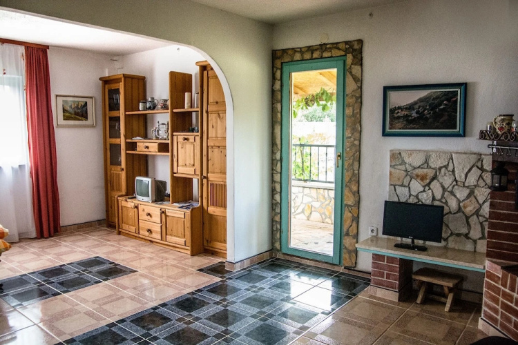 Apartment 1981