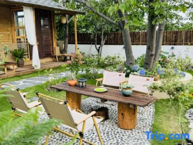 4 Bedrooms Standard room with courtyard view