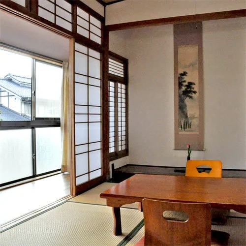 Economy room
