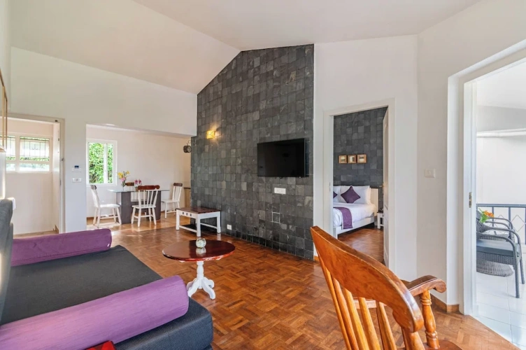 Twin Suite with balcony and with lake view