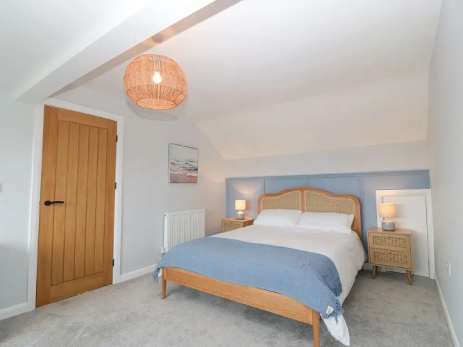 11 Capel Farm