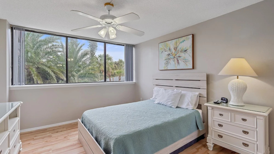 Hawk's Sea Nest 2 Bedroom Condo by RedAwning