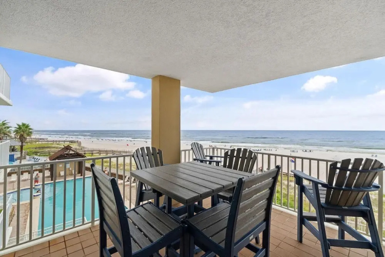 Romar Place 305