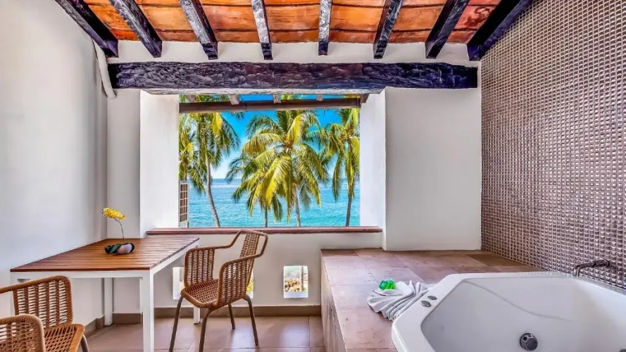 Deluxe Double room with balcony and with sea view