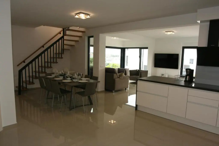 Penthouse No6