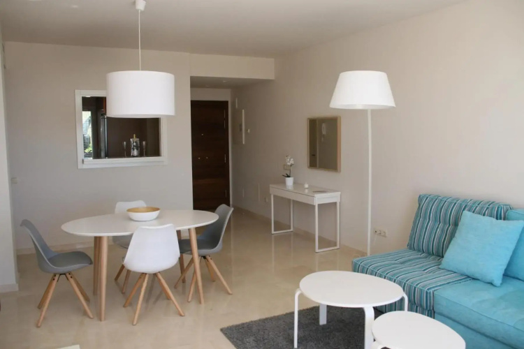 2152-Modern apt with private beach