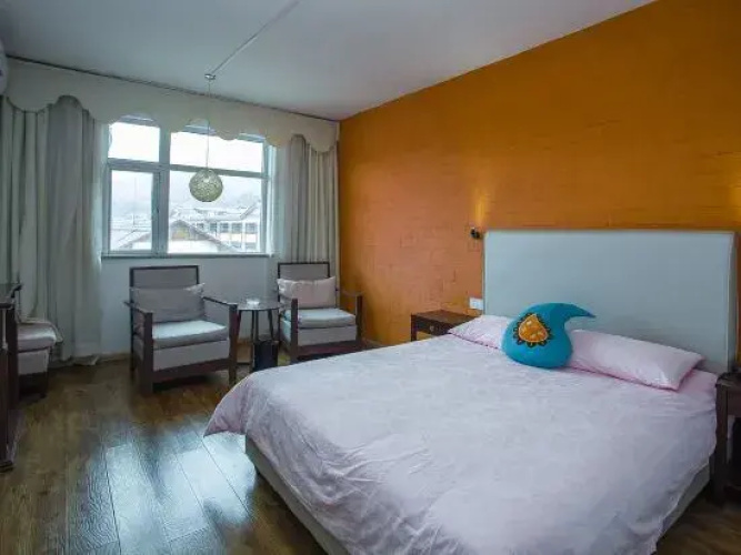Luguhu Aishang Hotel