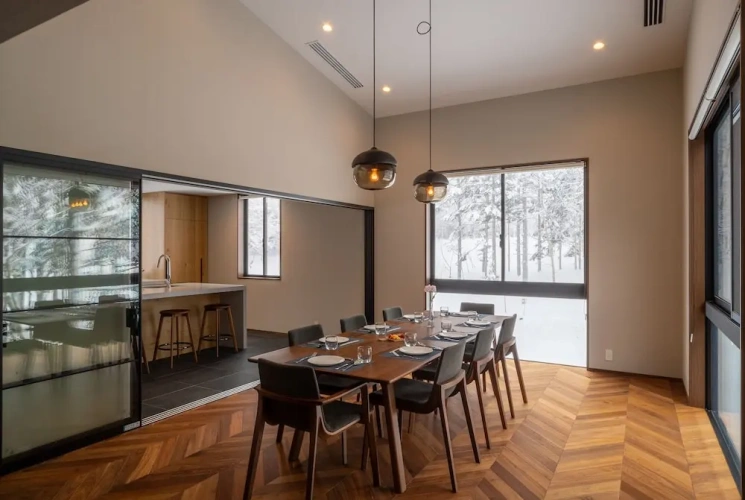 5 Bedrooms Chalet