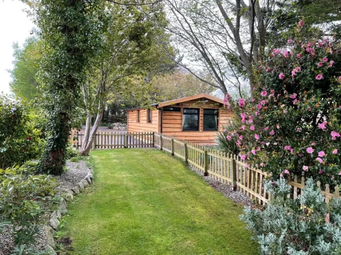 2 Bedrooms Chalet