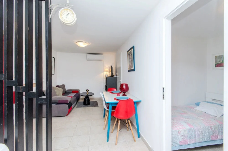 House Ara
