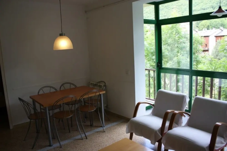 2 Bedrooms Apartment with mountain view