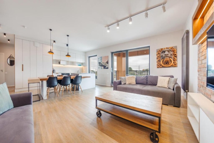 2 Bedrooms Apartment