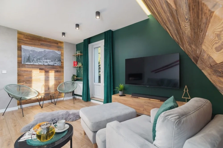 1 Bedroom Apartment with balcony and with mountain view