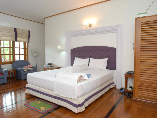 Myanmar Life Hotel