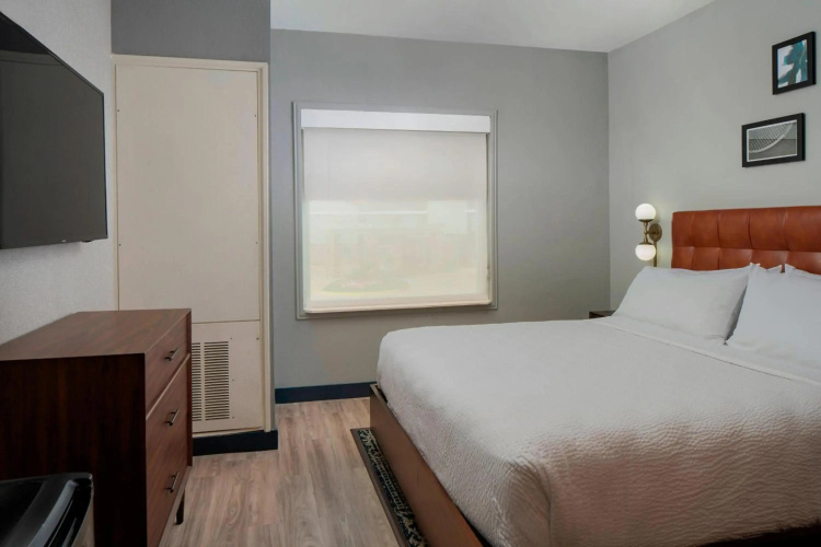 Four Points by Sheraton Dallas Arlington Entertainment District