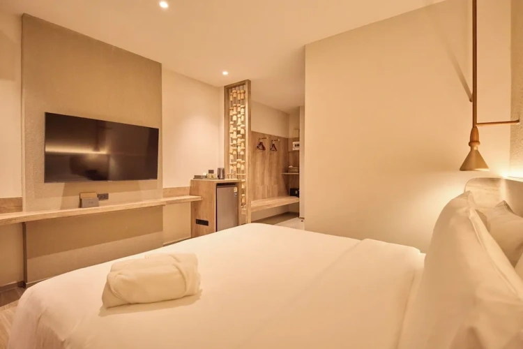 Deluxe Double room with pool view