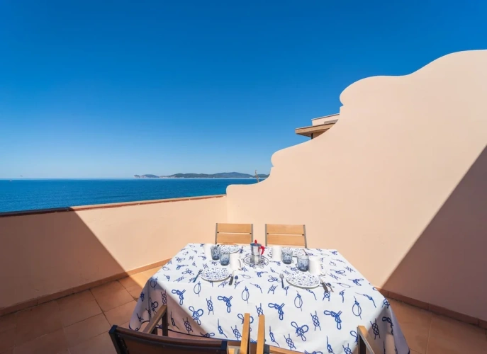 Apartment seafront