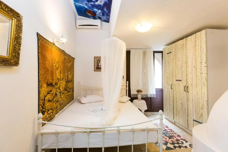 Mamis Mansion, By ThinkVilla