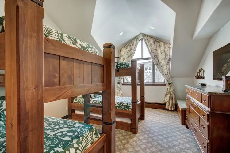 The Pines 412