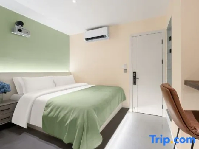 Standard Double room with city view