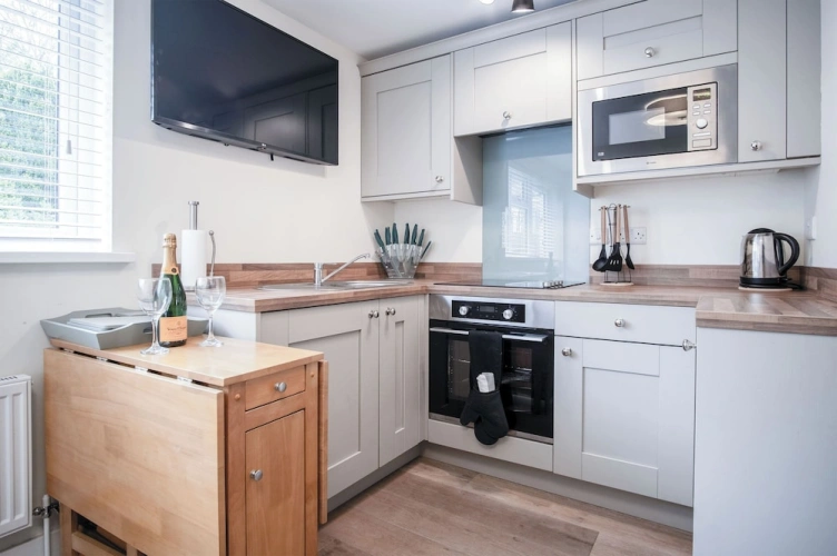 2 Bedrooms Apartment