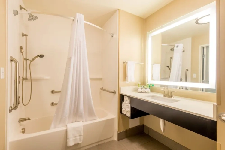 Quadruple Suite