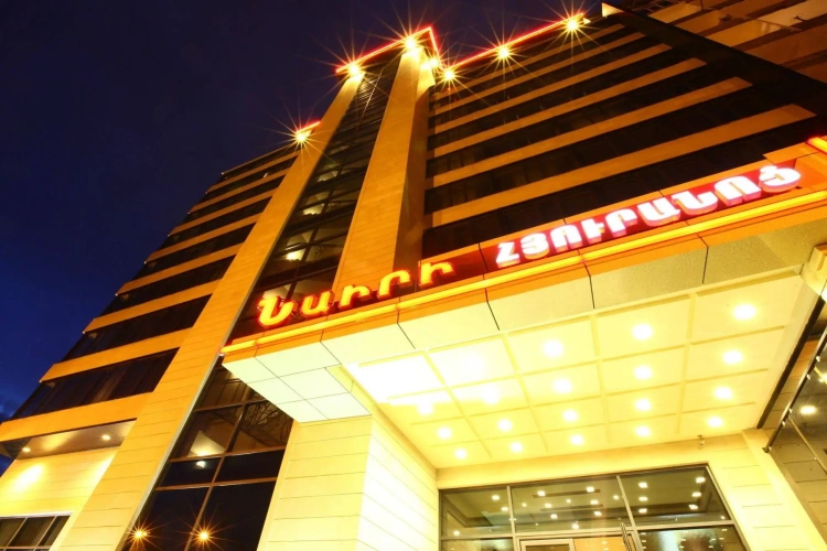 Bomo Nairi Hotel