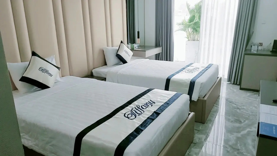 Tiffany hotel & restaurant