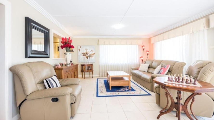 4 Bedrooms Cottage