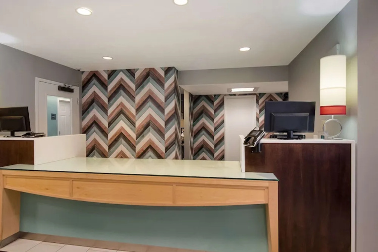 Candlewood Suites Omaha