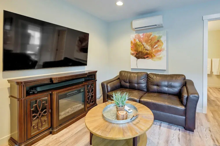 Modern Seatac Gem w/ Fireplace & Smart Tvs!