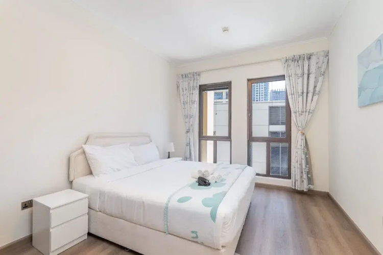 Magnificent 1 BR Apt Situated on a Prime Location
