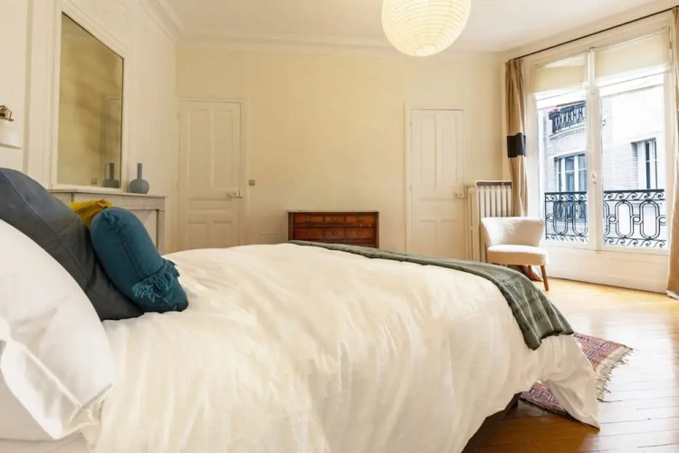 Chic Grenelle 3 Bedroom Apartment in Paris