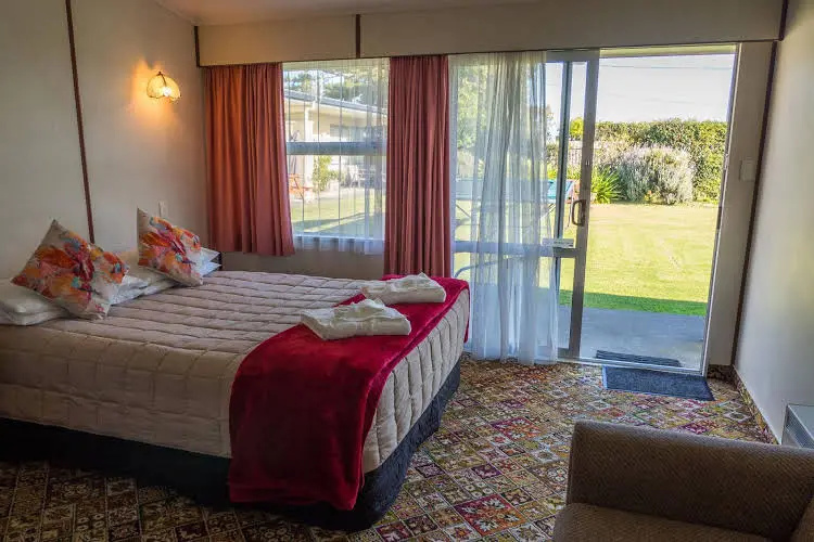 Sunset Court Motel