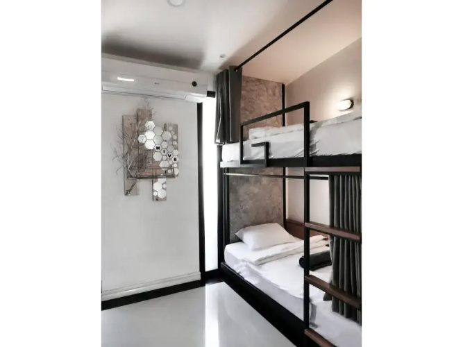 Hive Hostel - Adults Only