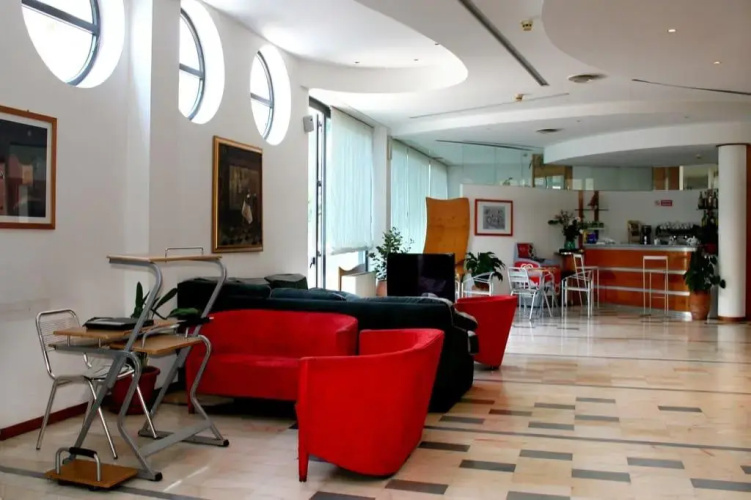 Alfredo Hotel
