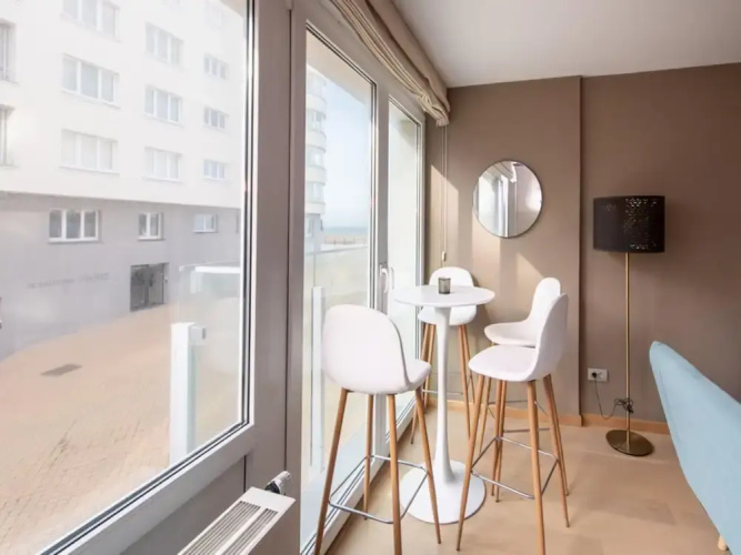 Apartment With Side sea View