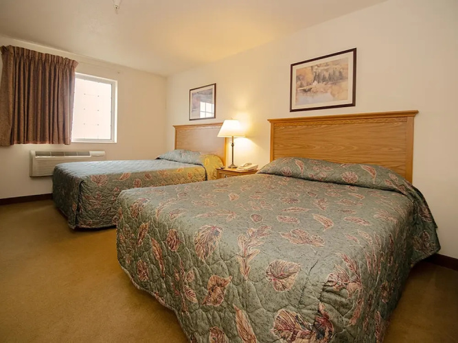 Urbana Inn & Suites