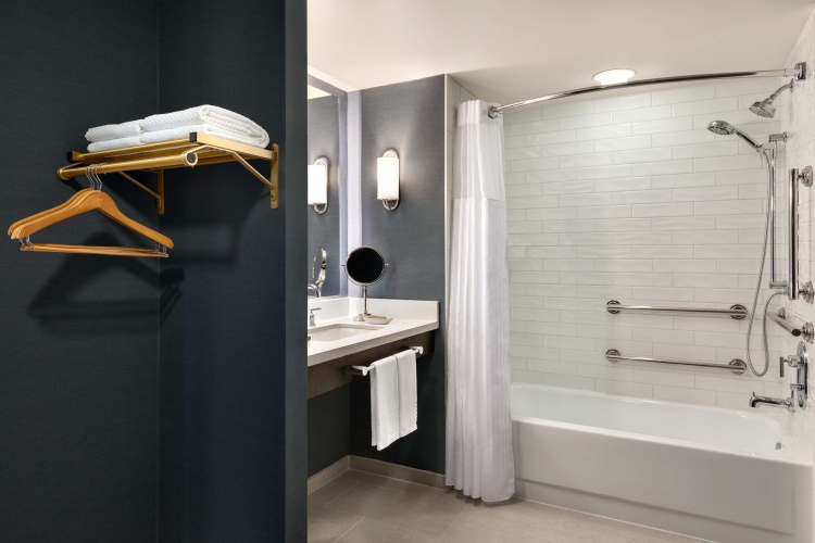 Hotel Champlain Burlington, Curio Collection by Hilton photo 10