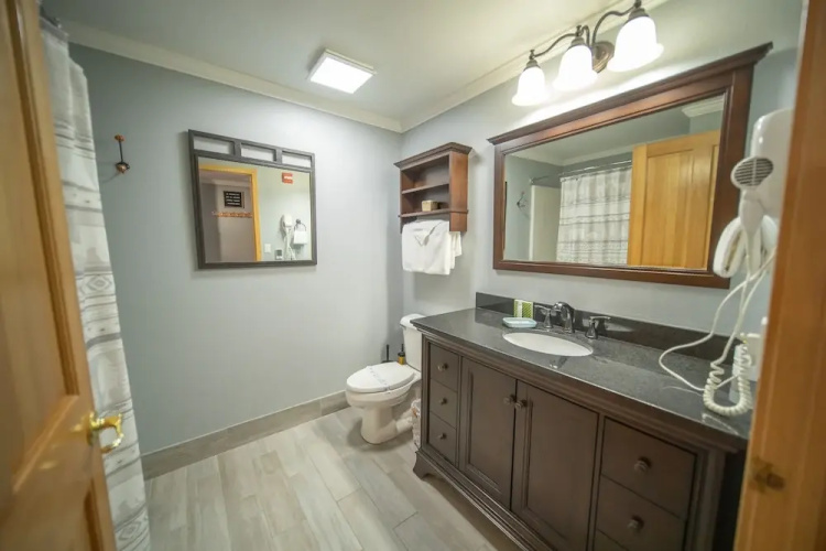 Gateway Lodge 5084