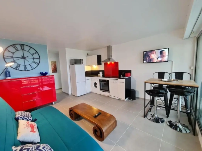2 Bedrooms Apartment