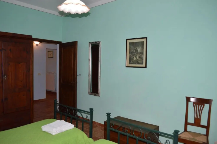 Large Apartment With Shared Swimming Pool in Crete Senesi