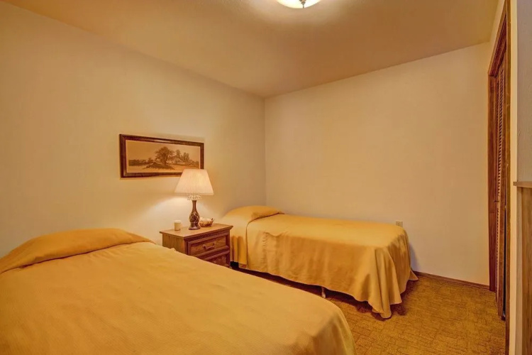 Elk View 4 Br home by RedAwning