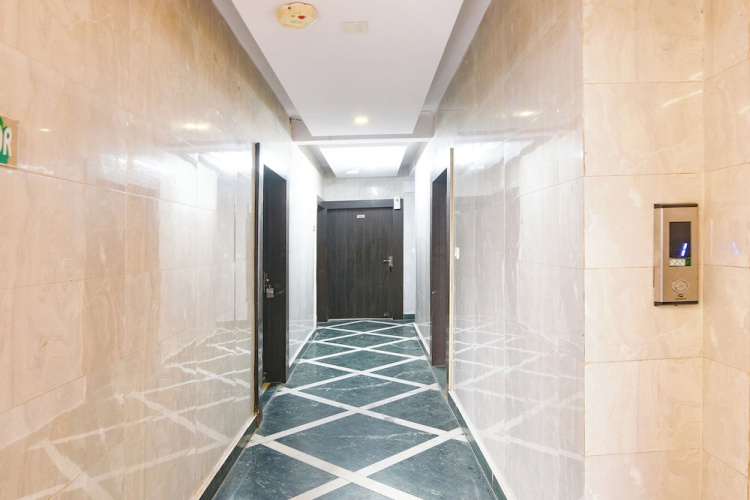 Fabhotel Vishesh Continental