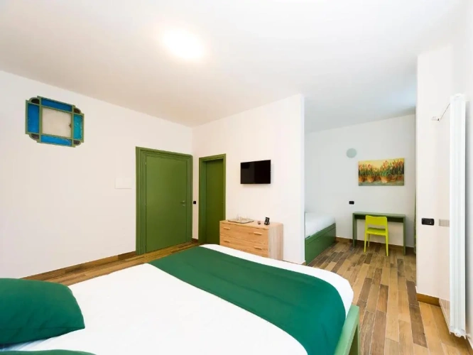 Standard Triple room