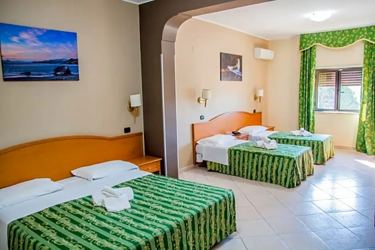 Economy Quadruple room