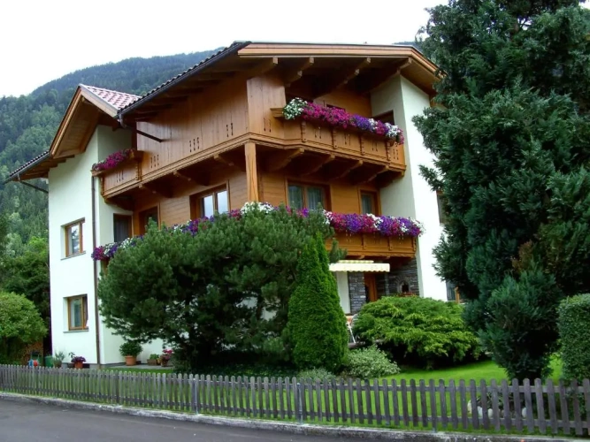 3 Bedrooms Apartment with balcony