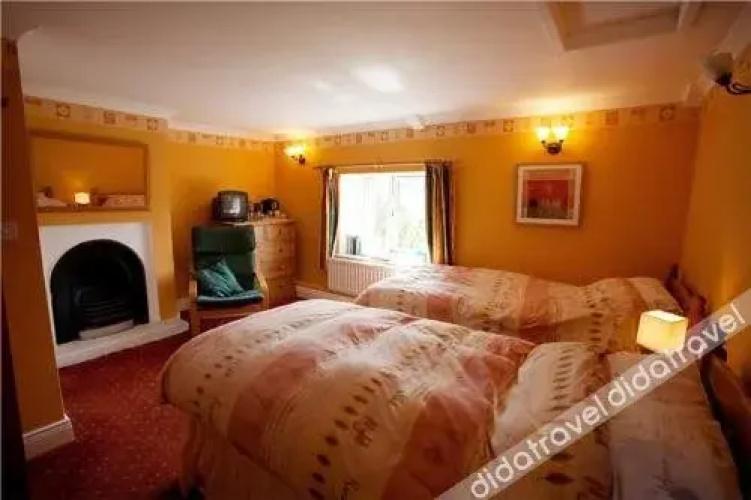 Rose & Thistle Inn