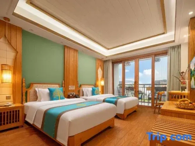 2 Bedrooms Family Suite with balcony and with mountain view