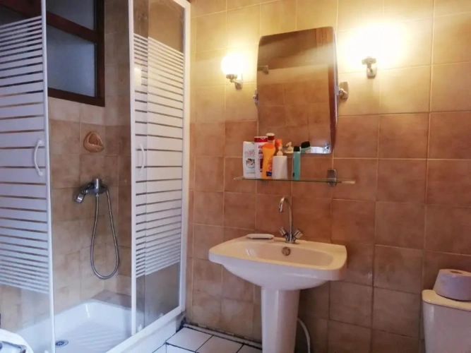 2 Bedrooms Cottage